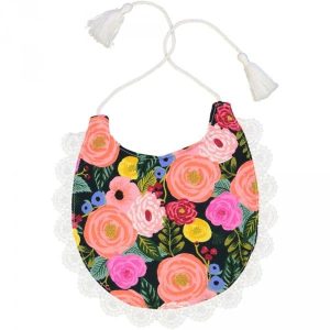 bavoir imprimé avec dentelle