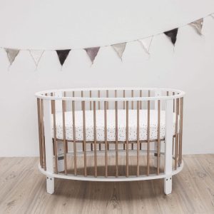 lit pour bébé en forme d'oeuf