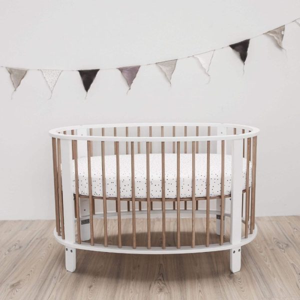 lit pour bébé en forme d'oeuf