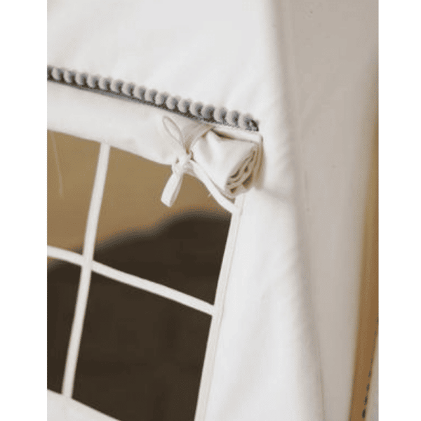 tipi grey pompons 3