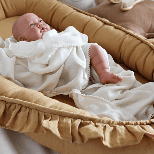 baby nest with ruffles caramel 4