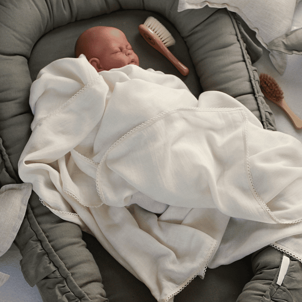 baby nest with ruffles olive 5