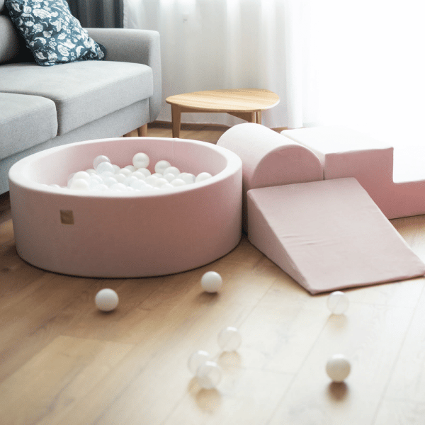 parcours de motricité avec piscine + 200 balles rose4