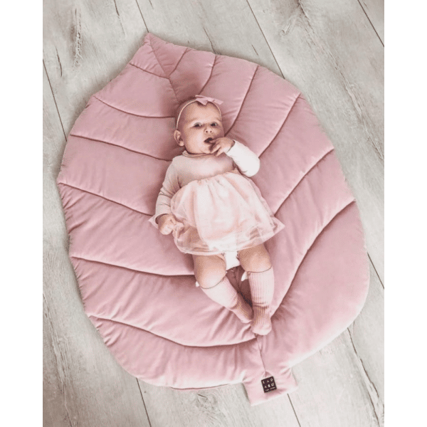 tapis velours feuille rose 1