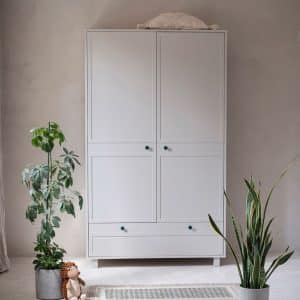 armoire vintage – wood luck